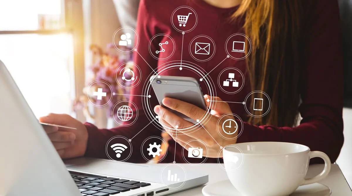 Leading Companies Shift Focus to Online and Mobile Marketing